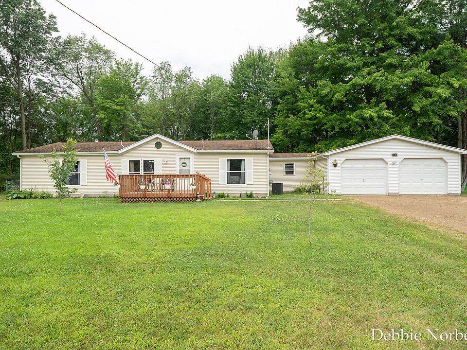 1st image of 2122 Maple Ln