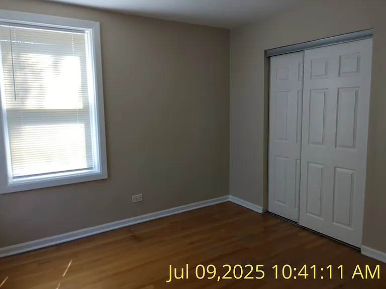 6136 N Seeley Ave #2E — Photo 2