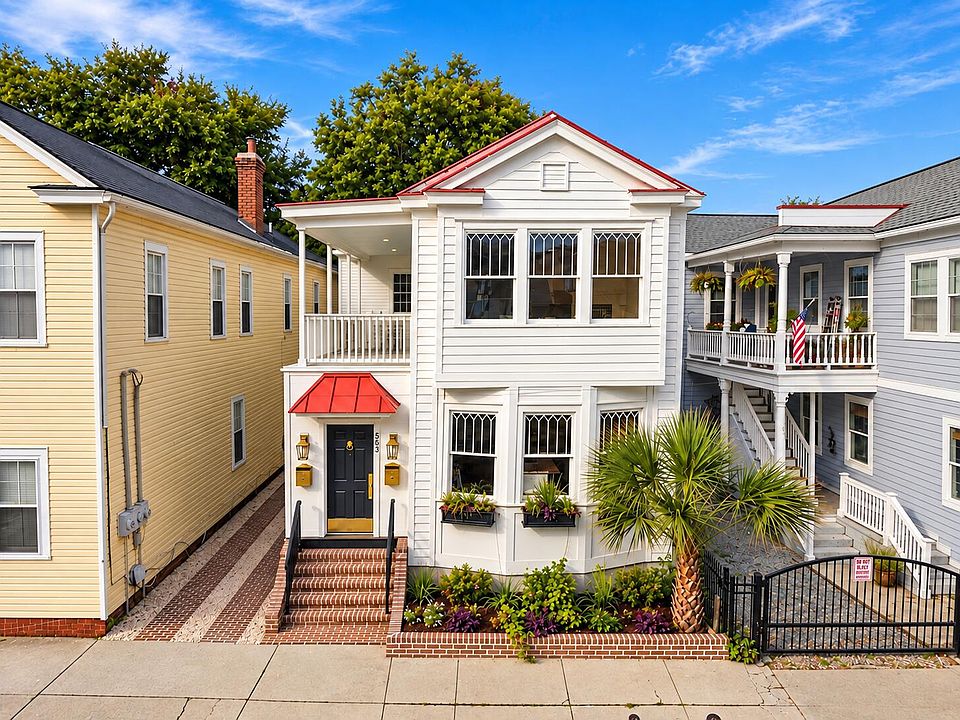 1st image of 563 Rutledge Ave