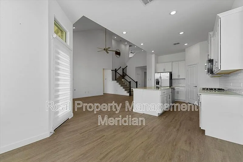 4 bed, 3.5 bath, 3080 sqft, $3,475 — Photo 2