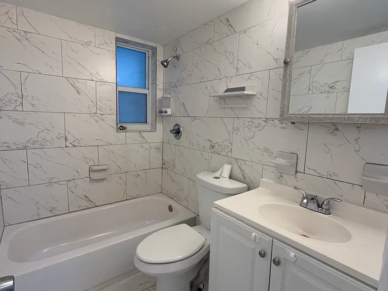 1860 SW 22nd St #7 — Photo 9