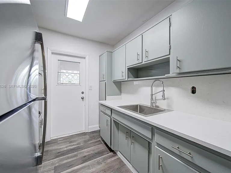 6565 Santona St #B19 — Photo 5