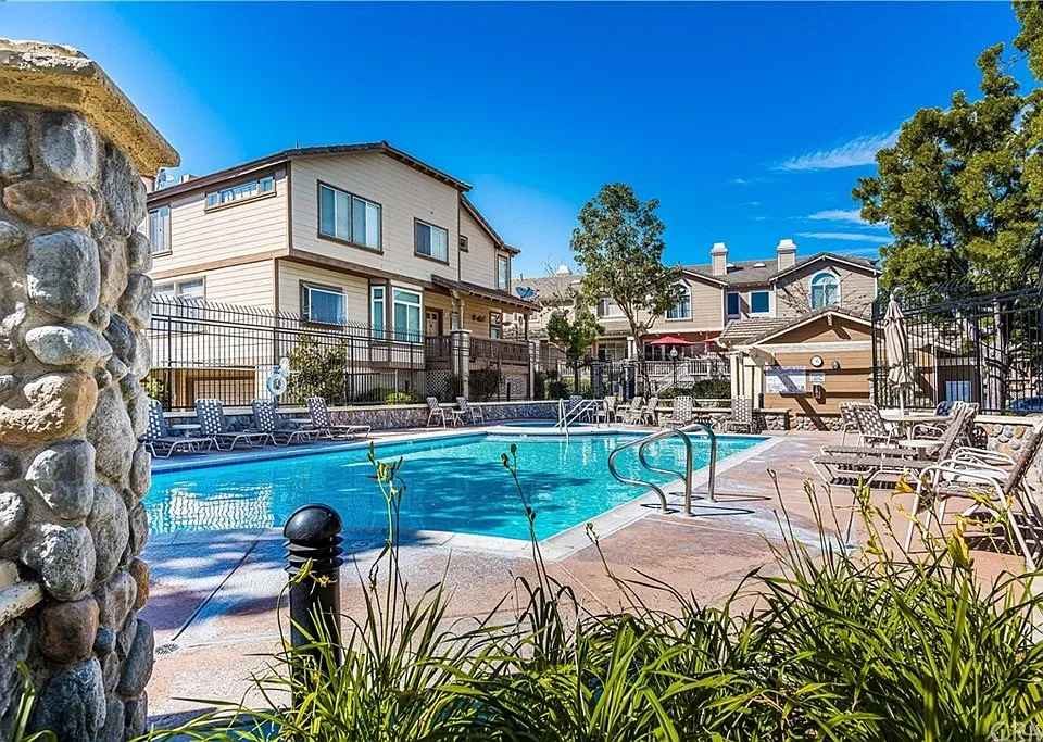 613 N Pageant Dr