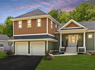 66 Orchard Ave, Johnston, RI 02919