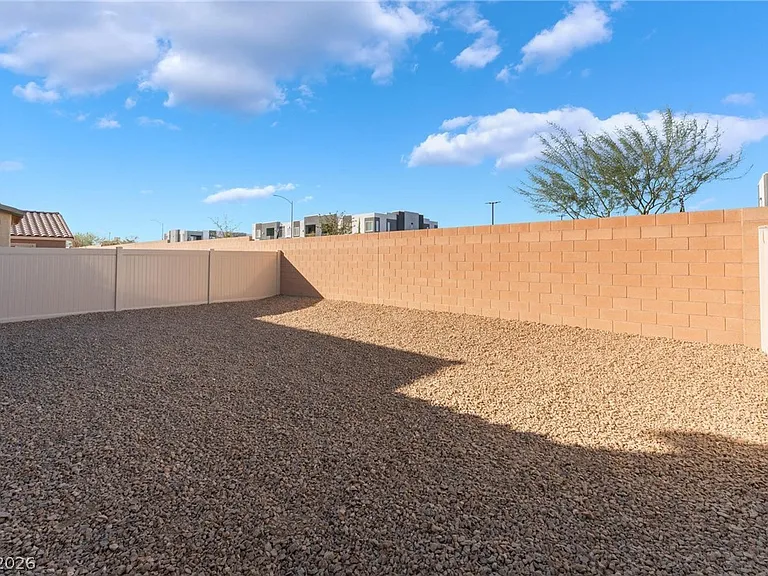 4149 Gold Desert St — Photo 35