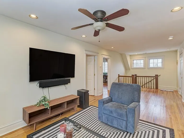 1499 Sheridan Rd — Photo 50
