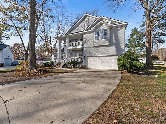 2nd image of 804 Elon Ct