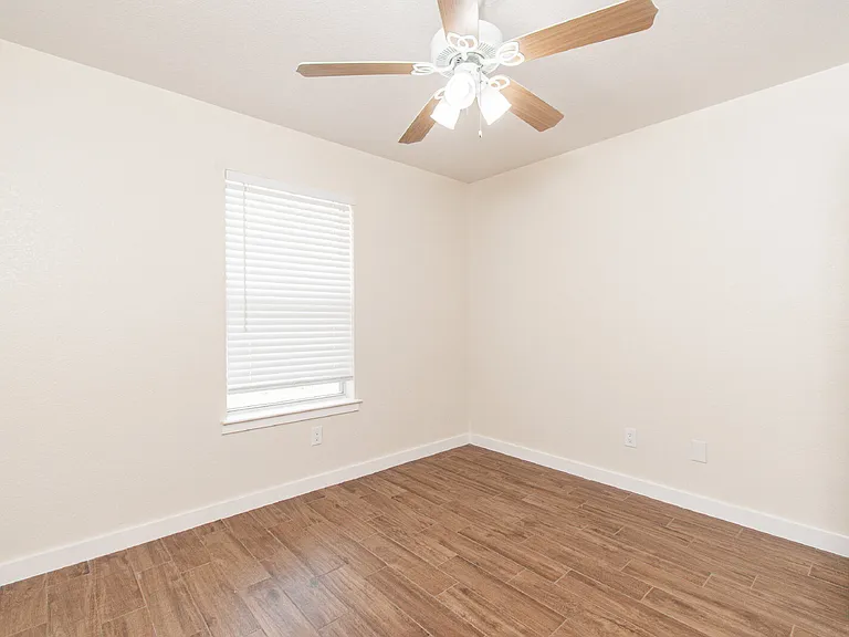 304 Timber Ridge Dr — Photo 10