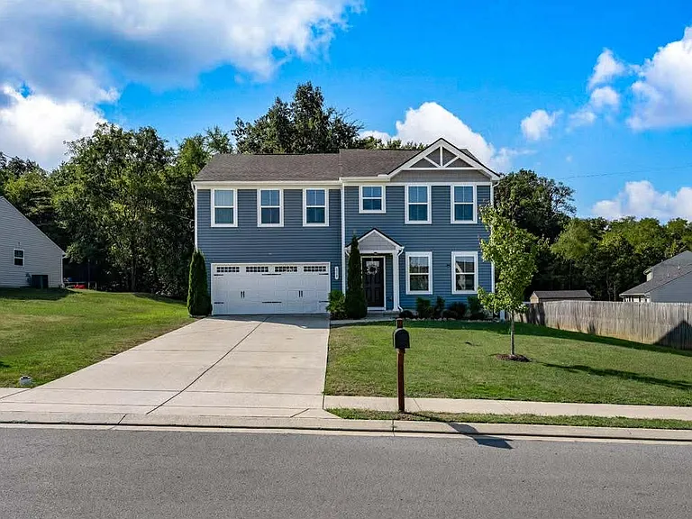 219 Nottingham Ln — Photo 1