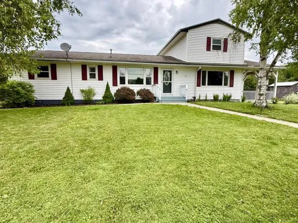 15 Gibson St, Warren, PA 16365