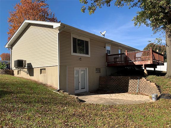 2nd image of 830 S Woodland Ave