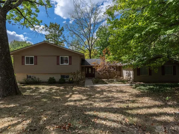 1450 Ambridge Rd, Centerville, OH 45459