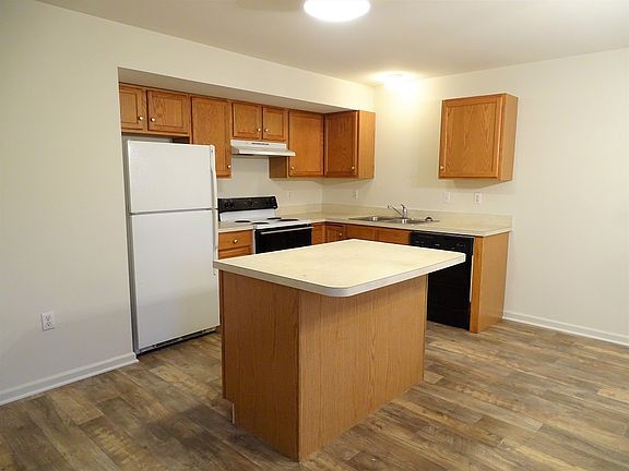 5th image of 1354 Martin Ave