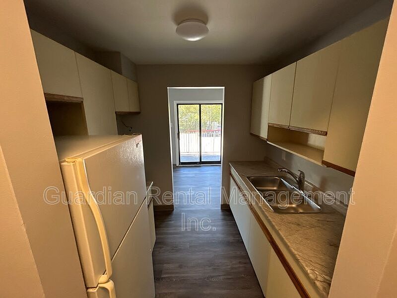 1st image of 117 Centennial Dr APT 5