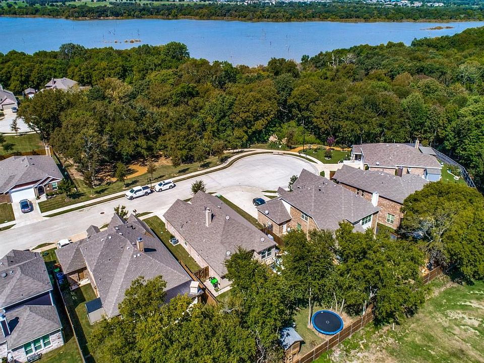 1st image of 913 Freesia Dr
