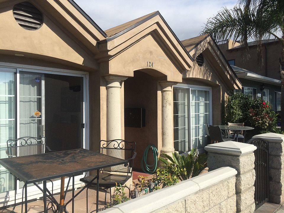 Front of 124 E Balboa