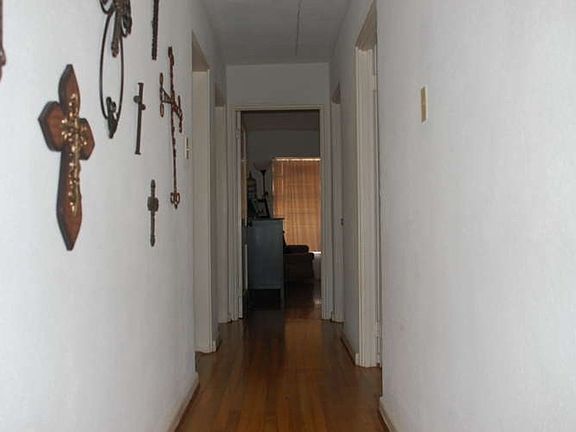 5th image of 1064 Sycamore St