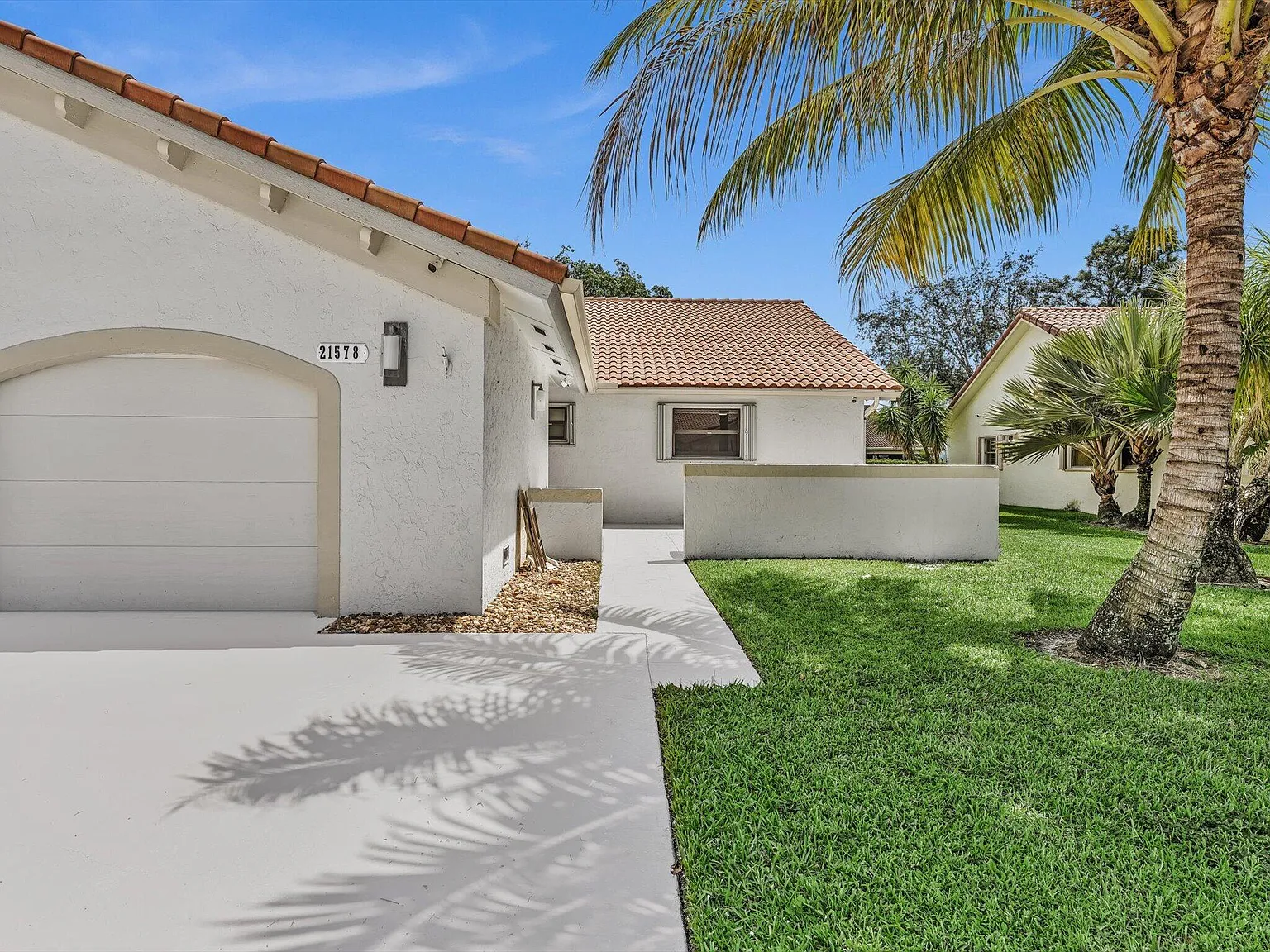 3 bed, 2.0 bath, 1630 sqft, $4,000 — Photo 3