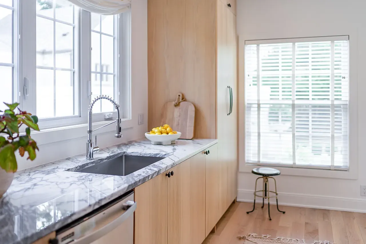 2 bed, 2.5 bath, 1320 sqft, $5,500 — Photo 3