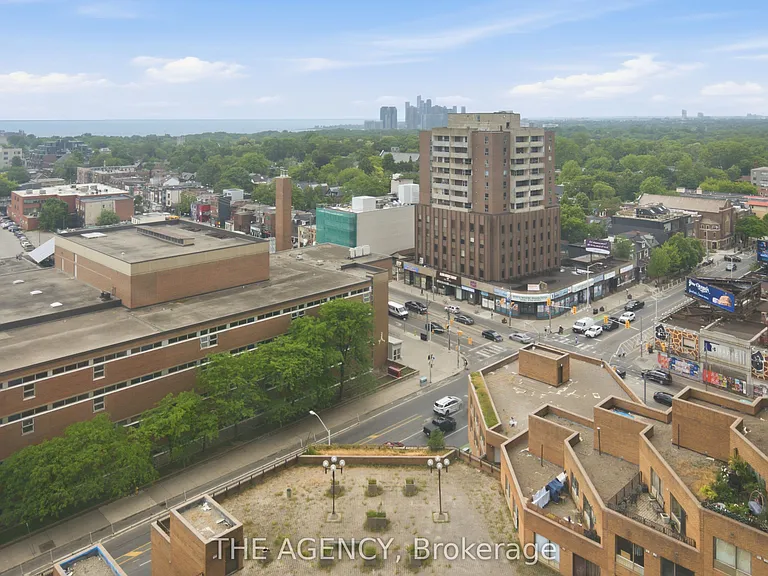 2360 Dundas St W #1613B — Photo 3