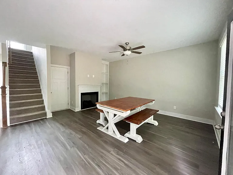 411 Barbour St — Photo 4