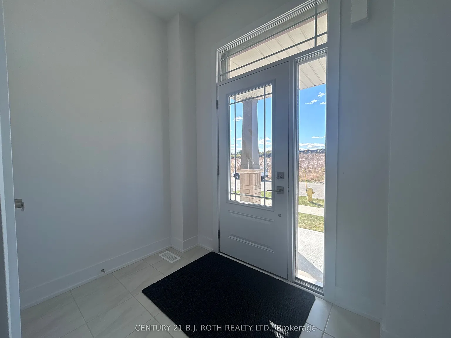 4 bed, $2,800 — Photo 2