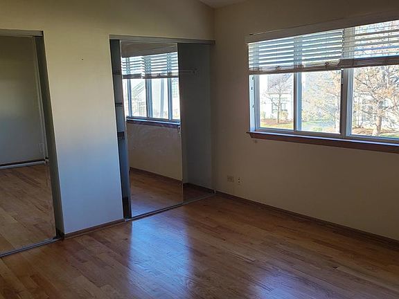 4th image of 1134 E Wilson Ave