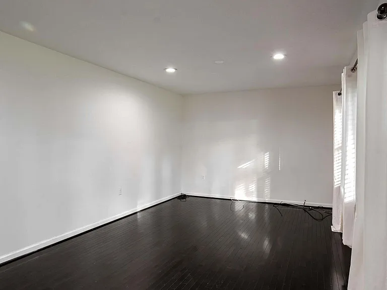 5209 W Maple Shade Ln — Photo 6