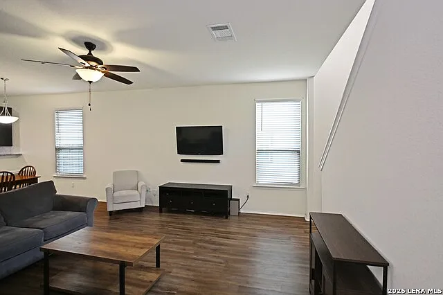 138 Buttercup Bnd — Photo 4
