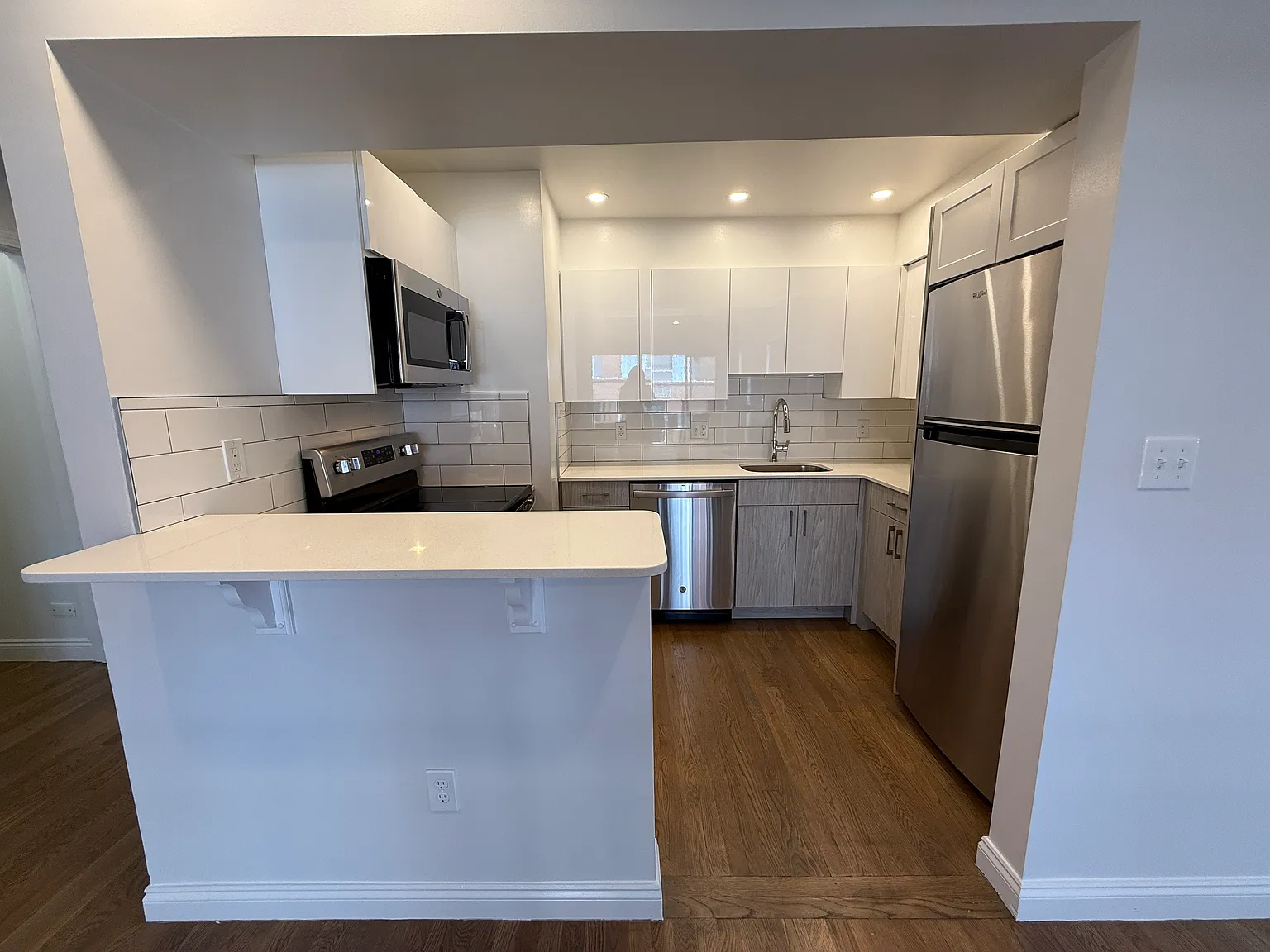 1 bed, 1.0 bath, 810 sqft, $2,800 — Photo 2