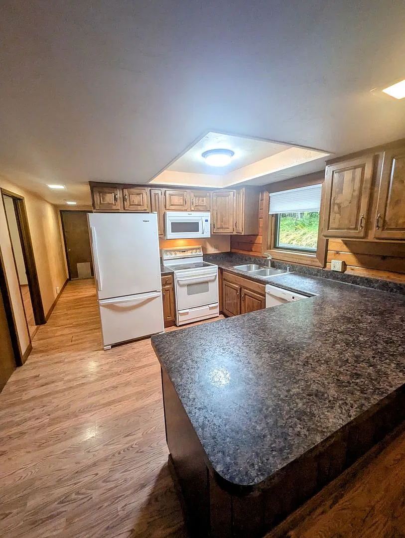 3 bed, 2.0 bath, 1440 sqft, $2,595 — Photo 4