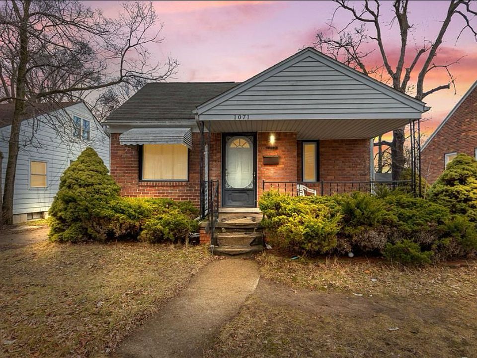 1st image of 1071 Canterbury Dr