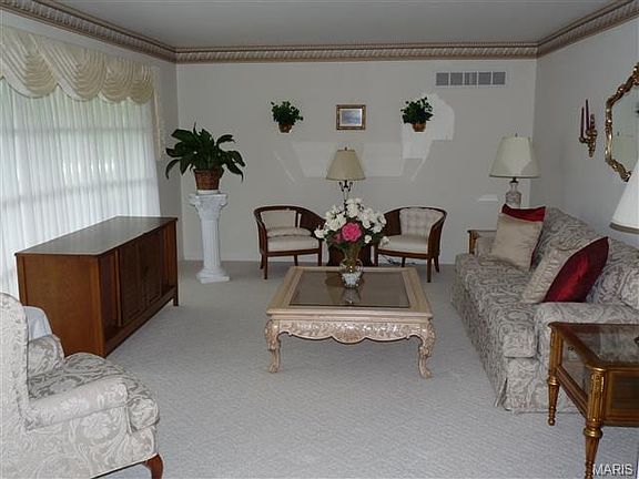 2nd image of 11525 Rosary Ln