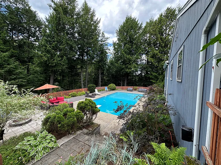 67 Raymond Cir — Photo 6