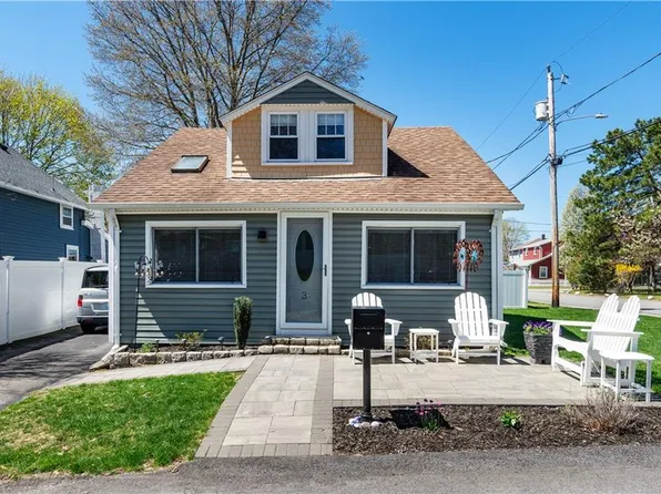 3 Pevear Ave, Warwick, RI 02886