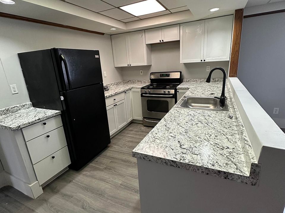 26 E Cicotte St, photo 4