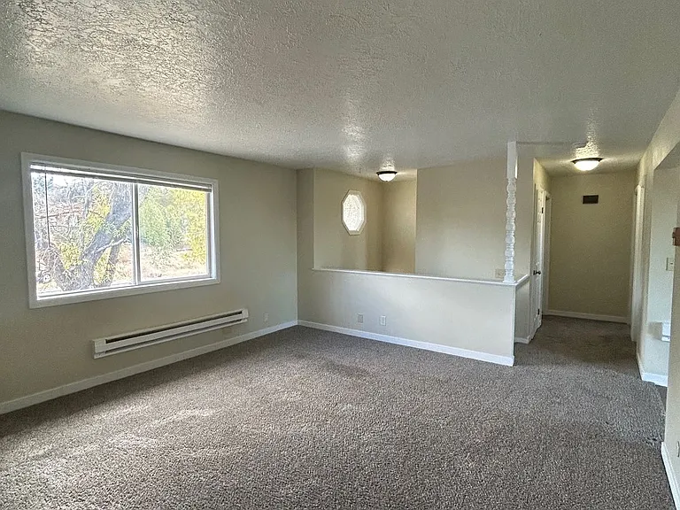 947 & 949 Renee Ave — Photo 8