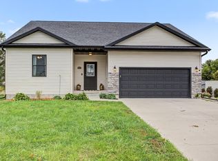 872 N 1st St, Ogden, IA 50212