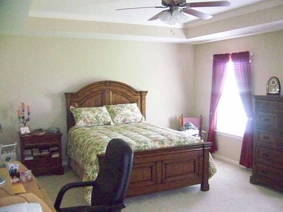Master Bedroom
						:
						Two walk in closets in the master bathroom with separate shower & separate tub