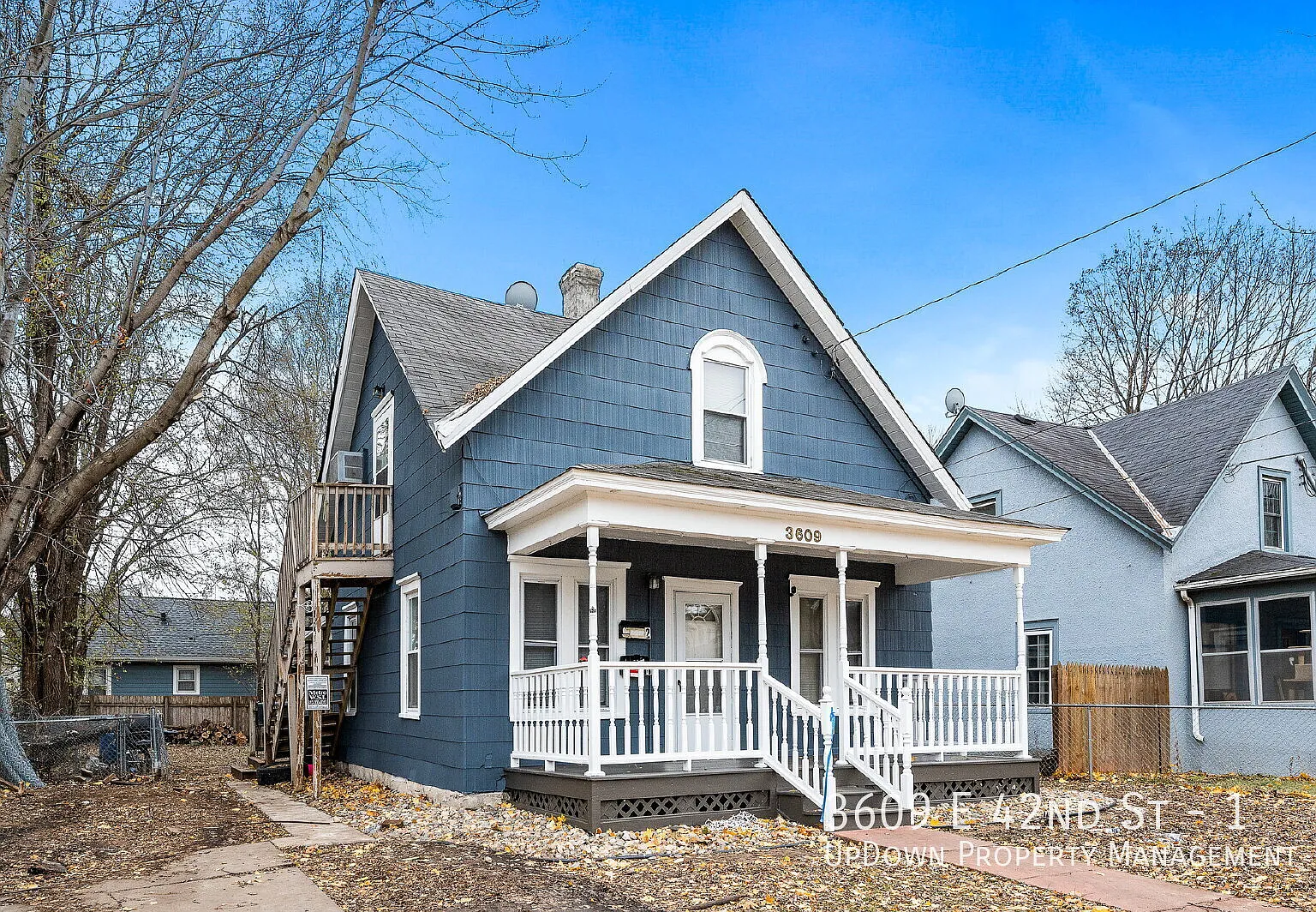 "Charming 2-Bedroom Duplex Retreat in Minneapolis - Cozy 750 sq ft Space Awaits!" — Photo 2