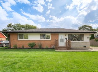 9037 Southfield Dr, Bridgeview, IL 60455