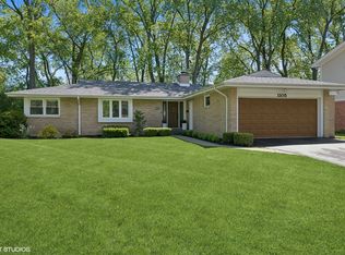 1105 Juniper Ter, Glenview, IL 60025