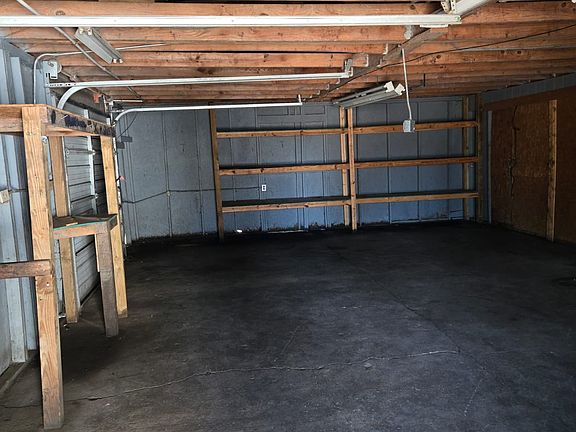 2nd image of 1271 New Laredo Hwy
