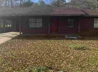 75 Oak St, Morton, MS 39117