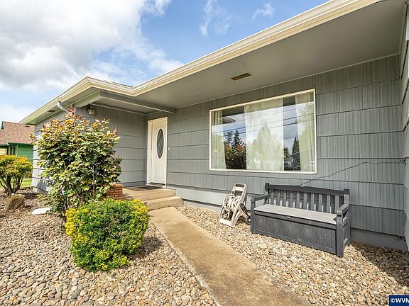 2nd image of 721 Cummings Ln N