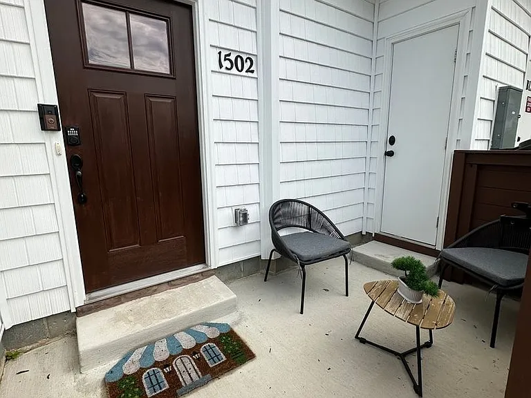 1502 Kathy Ann Way E — Photo 3