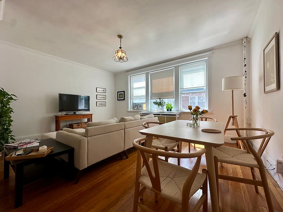 1st image of 44 Longwood Ave APT 3