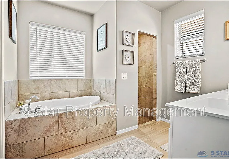 12612 Dorchester Ave — Photo 4