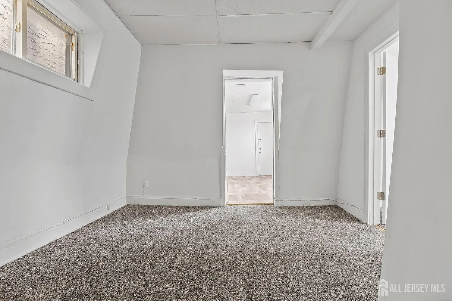 1 bed, 1.0 bath, 3386 sqft, $1,650 — Photo 4