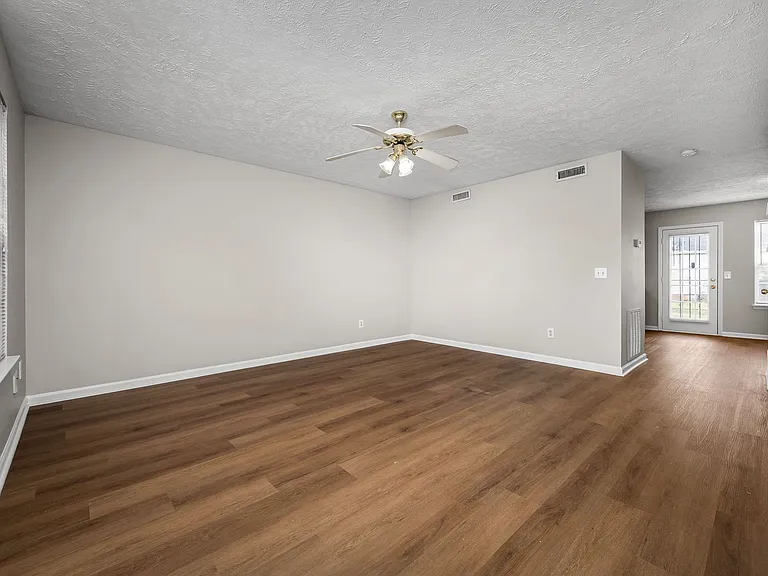 2312 Willowbrook Dr — Photo 8